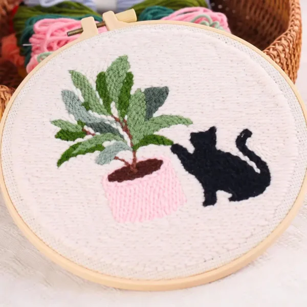 Embroidery Kits: Green Tree Cat Punch Needle - Image 4