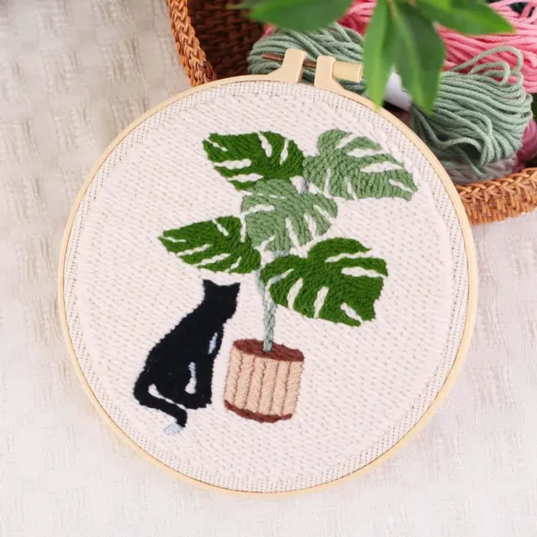 Embroidery Kits: Green Tree Cat Punch Needle - Image 2