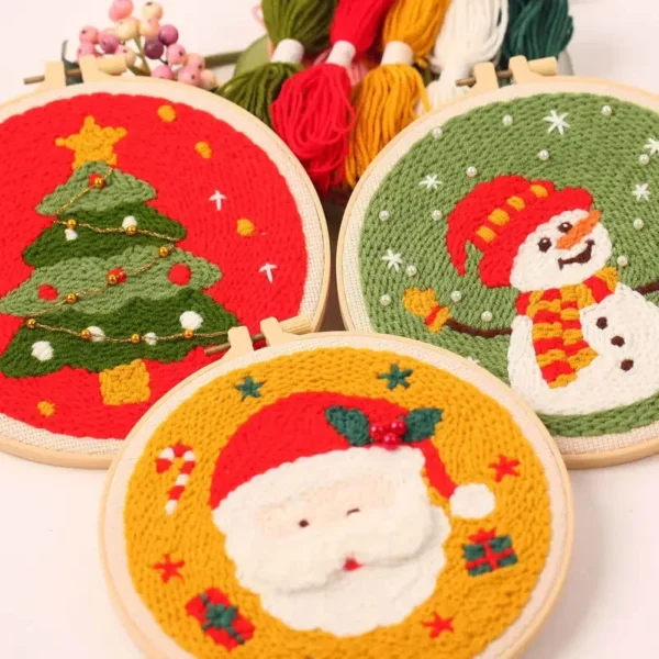 Embroidery Kits: Christmas Punch Needle Kit - Image 3