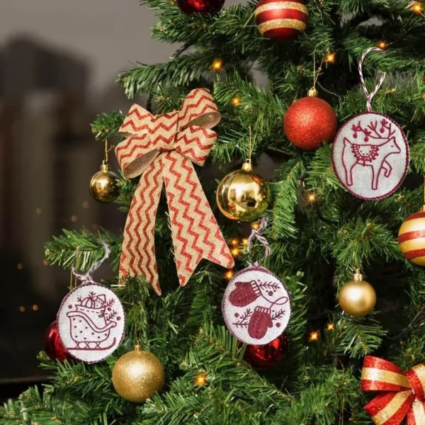 Embroidery Kits: Christmas Needlepoint Set - Image 2